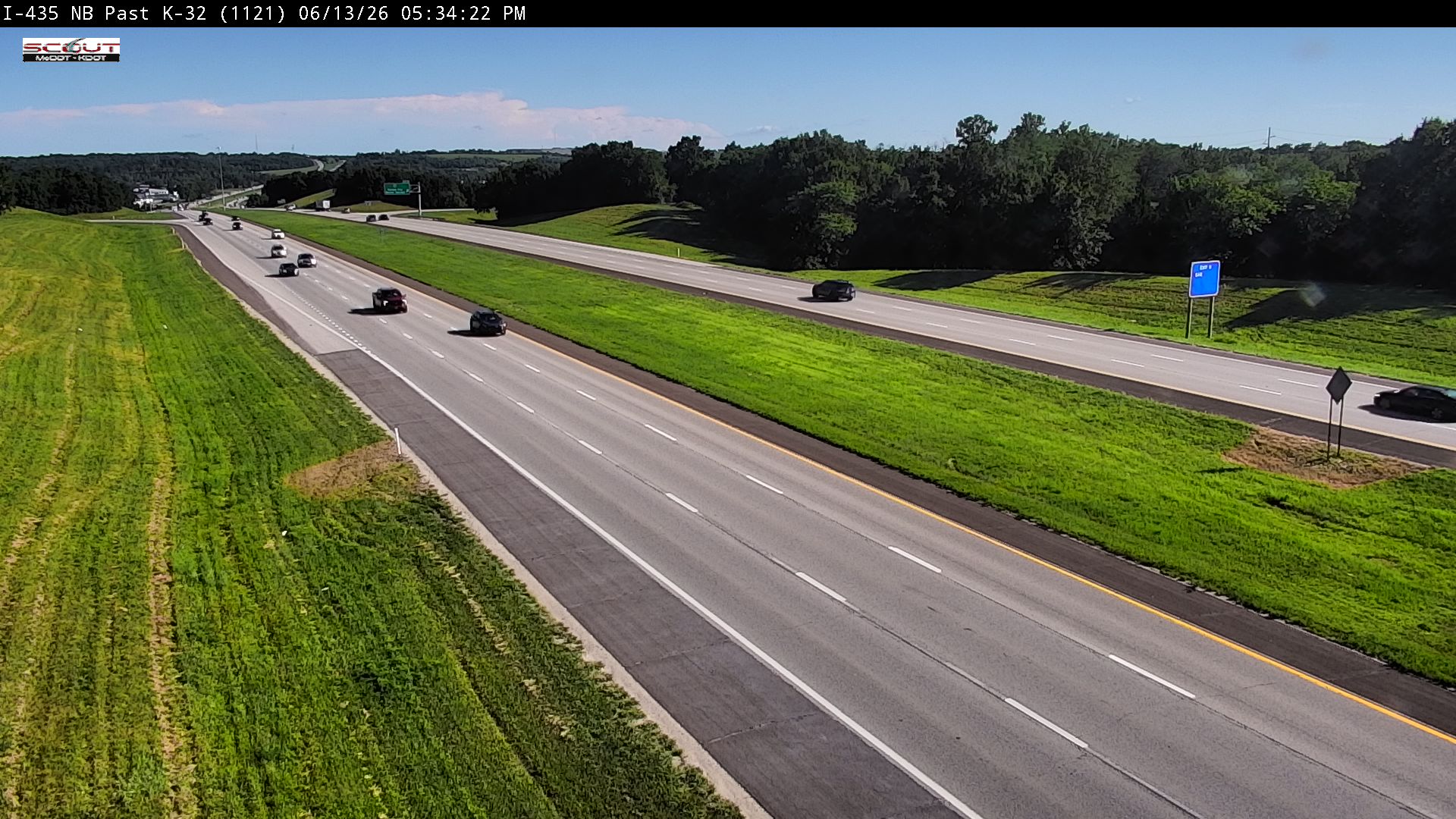 Live snapshot from I-435 N @ North of K-32