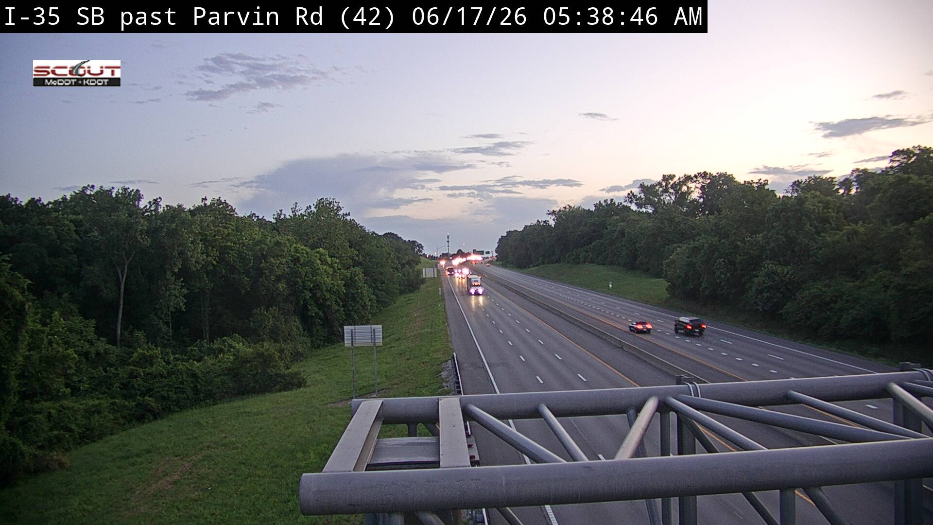 Live snapshot from I-35 S @ SOUTH OF PARVIN RD