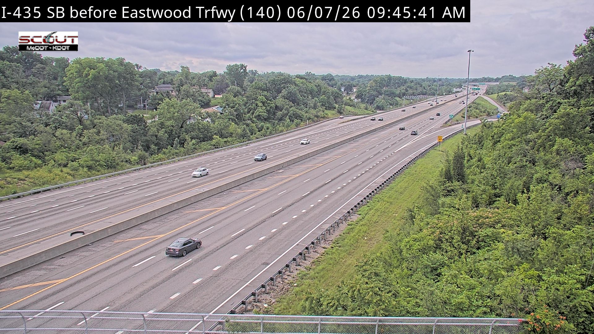 Live snapshot from I-435 S @ NORTH OF EASTWOOD